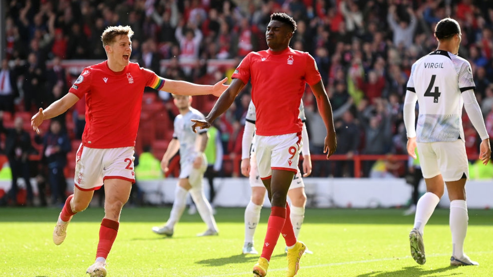 成了历史性 成了历史性